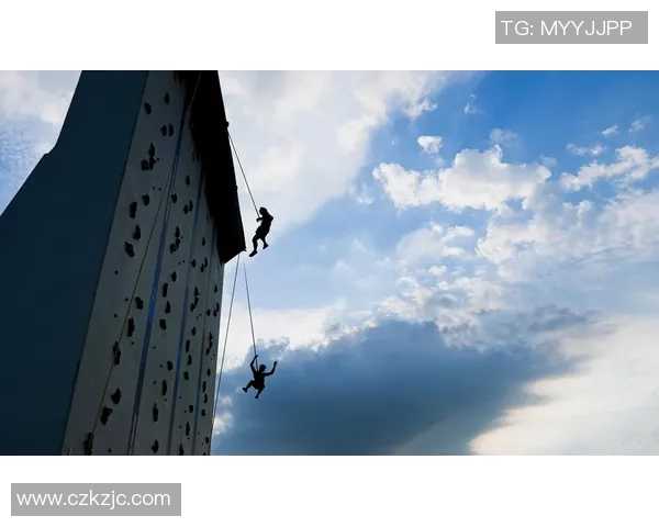 攀岩之巅：深入成都攀岩队员的个人技能与成长之路